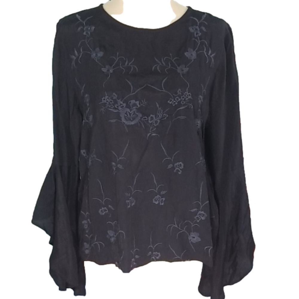 OLIVE & J boho bell sleeve top size M